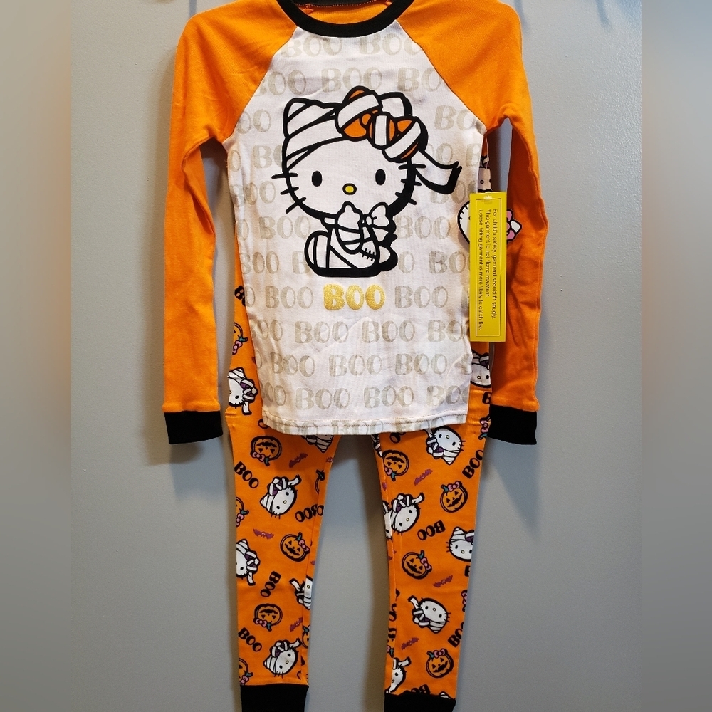Hello Kitty NWT Halloween "Boo" Long Sleeve Pajama Set